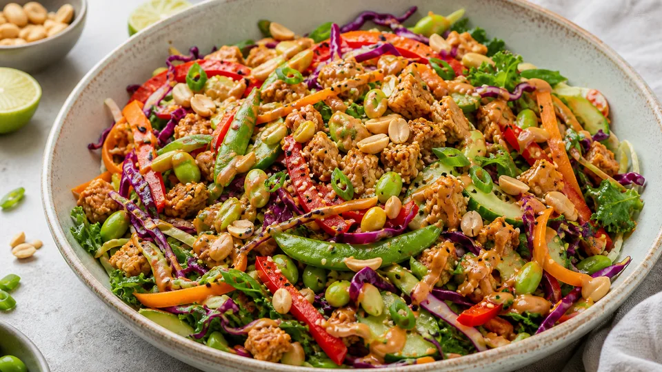 Crunchy Peanut Gochujang Salad